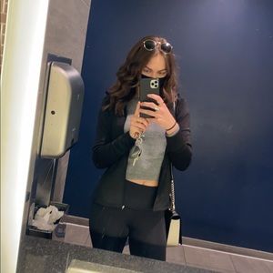 Meet your Posher, Abigail